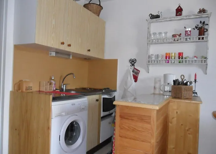 Sud-ouest Avec Balcon Et Parking à - Fr-1-804-9 Appartement *